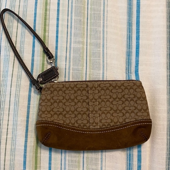 Coach Handbags - COACH wristlet